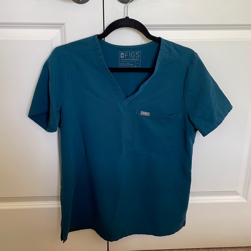 Figs Caribbean Blue Catarina Top – M